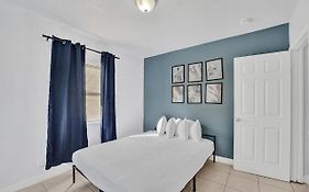 Tamarind 201 - Cozy Apartment In West Palm Beach, Minutes Away From Downtown!